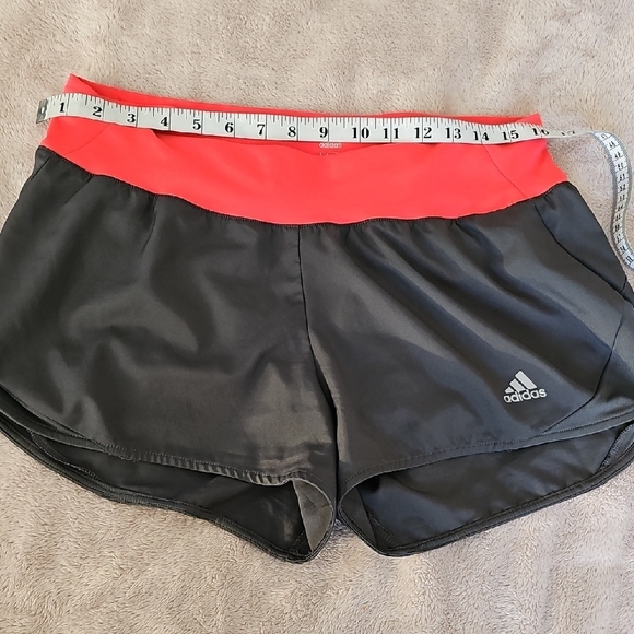 Adidas Women's Athletic Shorts Size M - Picture 8 of 9